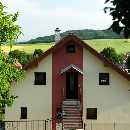 Privat Pod Kostolom - Ubytovanie Valča Exterior foto